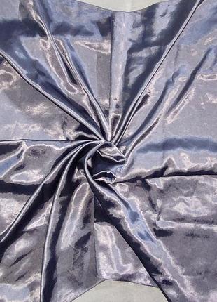 Шикарный серебристый платок 93х93