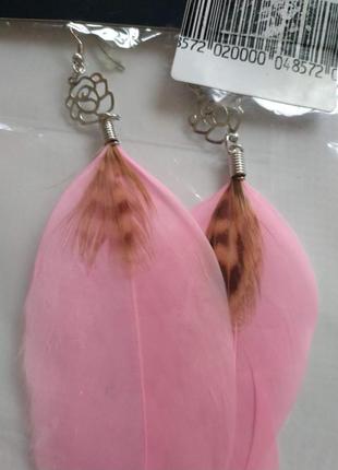 Серьги с розовым перьями перьям длинные пушистые сережки рожеві
