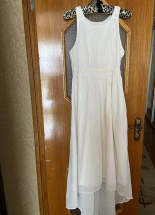 Белое платье, расшитое бисером от mango