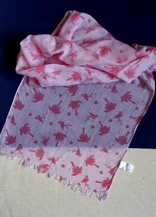 Розовый в пальмы и фламинго батистовый шарф с бахромой yigga г...