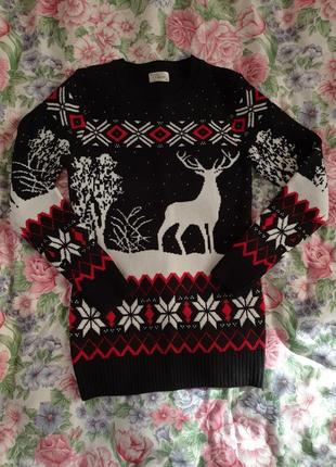 Новый свитер с оленями чёрного цвета