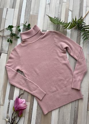 Персиковый гольф свитер