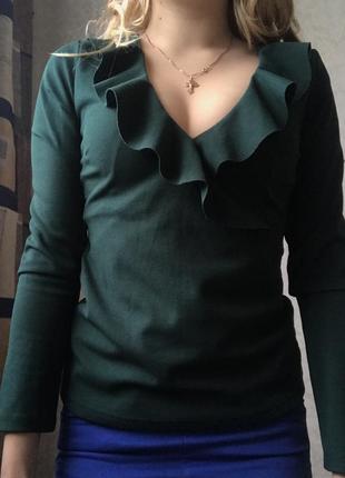 Блуза зеленая с вырезом