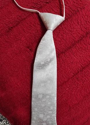Светло-серый галстук с переливом