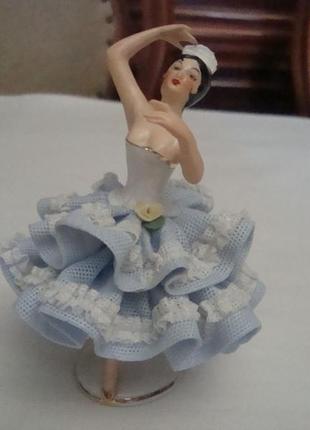 Шикарная статуэтка прима - балерина дрезденский кужевной фарфо...