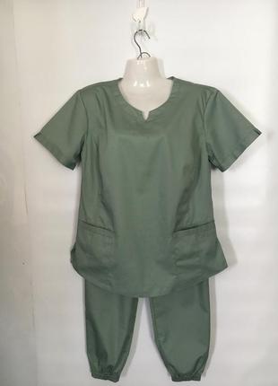 Медицинский  костюм красивого оливкового цвета