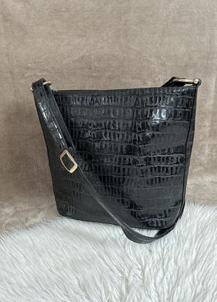 Женская шикарная кожаная лаковая сумка на плечо abro