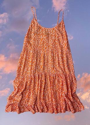 Оранжевое воздушное цветочное платье на бретельках