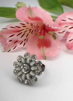 Кольцо vintage цветок серебряного стразы белая эмаль