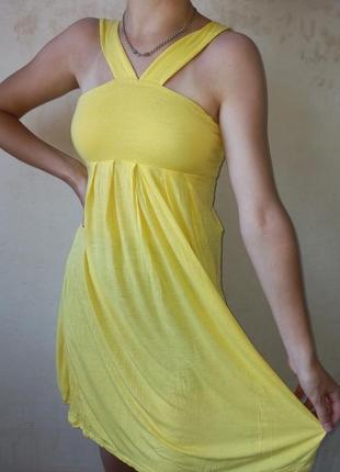 Жёлтое вечернее платье
