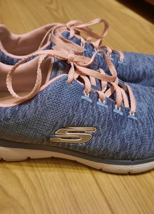 Skechers air store cooled goga mat