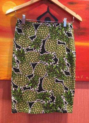 Стильная юбка в ананасах