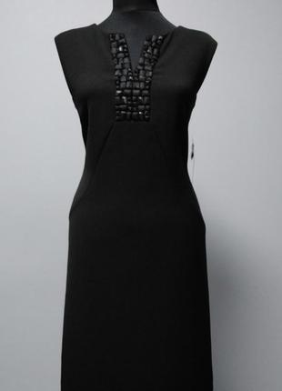 Платье черное tahari
