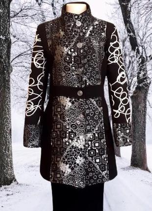 Женское черное пальто с серым и белым принтом, италия