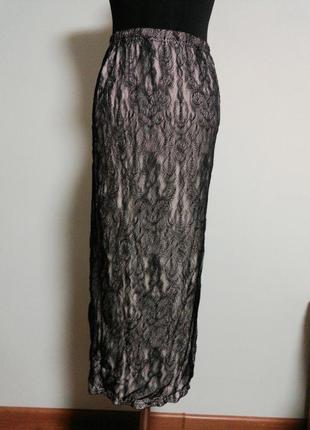 Длинная черная кружевная юбка