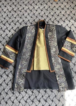 Китайский шёлковый прямой жакет с блузой (комплект)