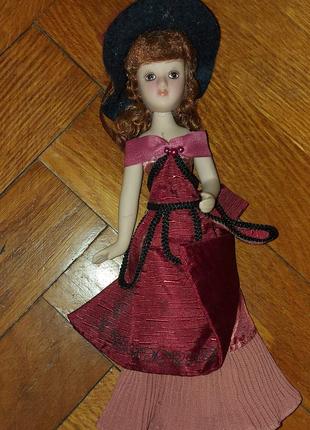 Порцелянова лялька статуетка емма боварі