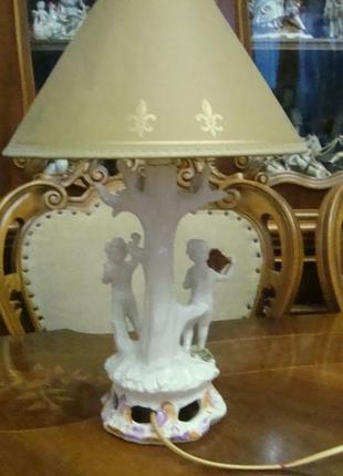 Старинная настольная лампа путти фарфор bassano италия