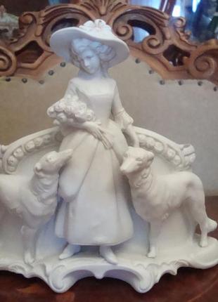 Шикарная антикварная статуэтка дама с собаками фарфор 19 век