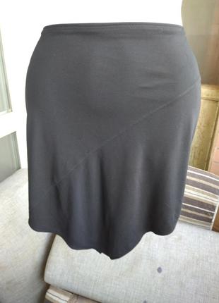 Черная трикотажная юбка сзади и спереди углом поюс сайз укр 54-56