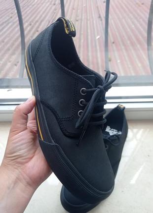 Оригінальні кросівки dr martens pressler