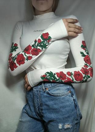 Біля кофта, кофта з трояндами на рукавах