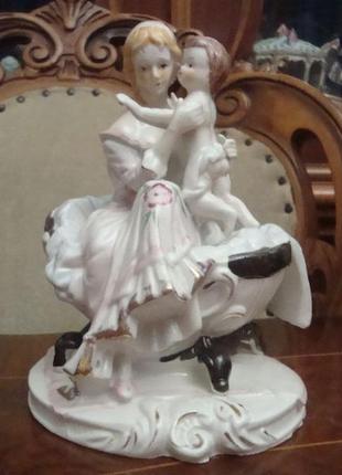 Антикварная статуэтка мама малыш фарфор германия