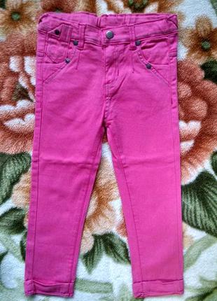 Стильные джинсы с подворотом для девочки 4-5 лет