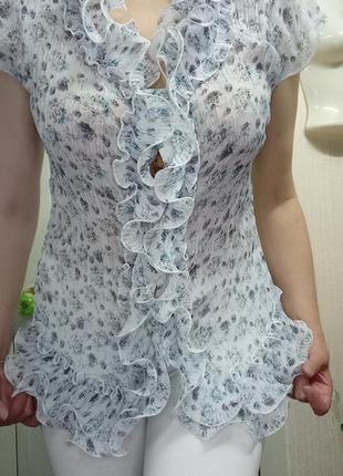 Блузка с воланами