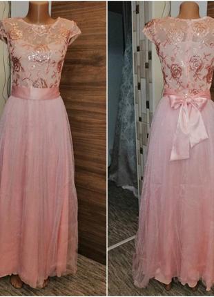 Ніжна рожева сукня