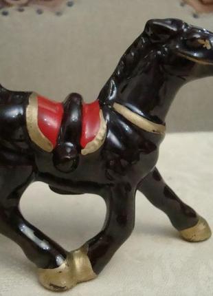 Статуэтка лошадка лошадь крестьянский конь фарфор германия