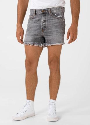 Мужские джинсовые шорты diesel серого цвета (d-kort)