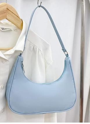 Нейлоновая голубая сумочка