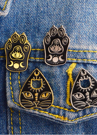 Значки-пины эмалевые в готическом стиле enamel witch pin