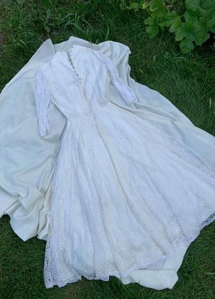 Винтажное кружевное пышное платье миди свадебное платье