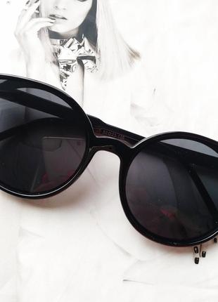Солнцезащитные очки женские черного цвета