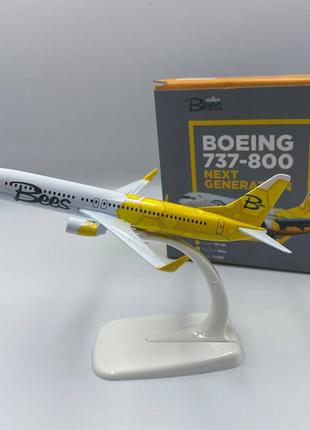Сувенірна модель літака Boeing 737 Bees Airlines (1:250) 16см ...