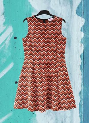 Стильное фактурное платье savida принт зиг-заг. размер uk14eur42.