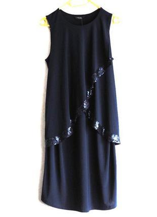 Фирменное темно-синее нарядное платье с напуском, пайетки
