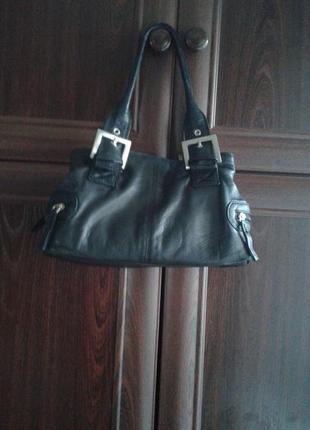 Женская натуральная черная кожаная сумка на три отделения clarks
