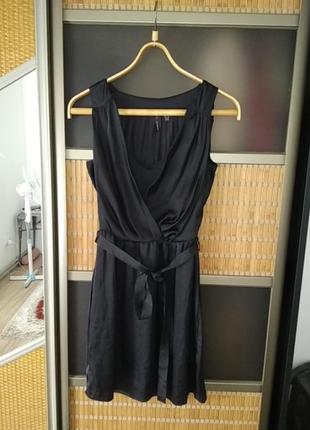 Чорна атласна сукня від mango suit