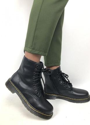 Женские ботинки на шнуровке черные кожаные