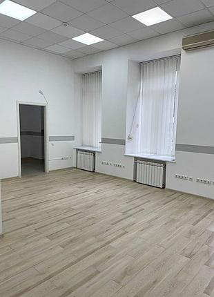 Офис 100 м², нежилой фонд, Сечевых Стрельцов, Львовская площадь