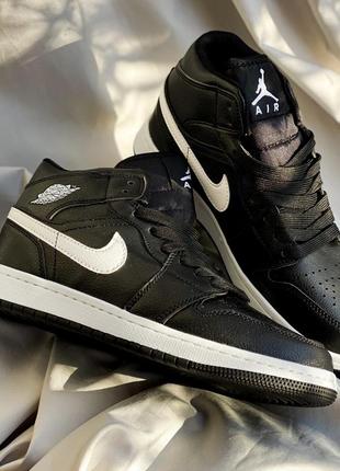 Кросівки air jordan retro 1 black white strip