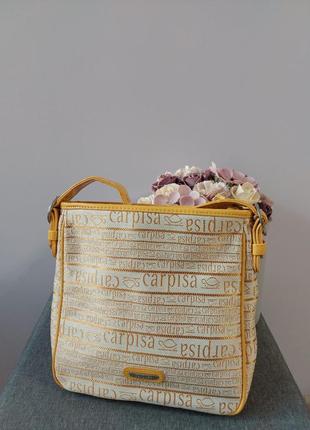 Зручна сумочка від відомого бренду carpisa