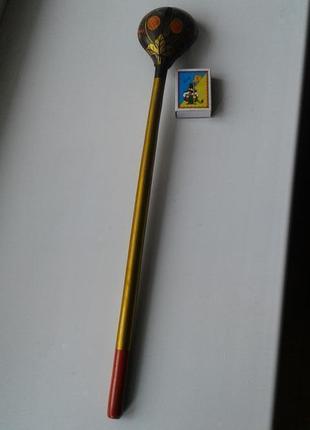Расписная деревянная ложка с длинной ручкой