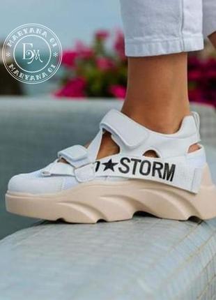 Жіночі кросівки storm