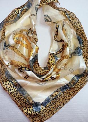 Красивий жіночий шарф . шарф леопардовий принт.