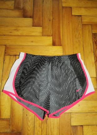 Спортивные шорты nike (m) женская одежда, бриджы.