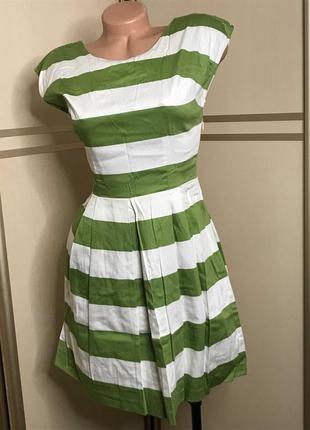 Плаття в біло-зелену смужку